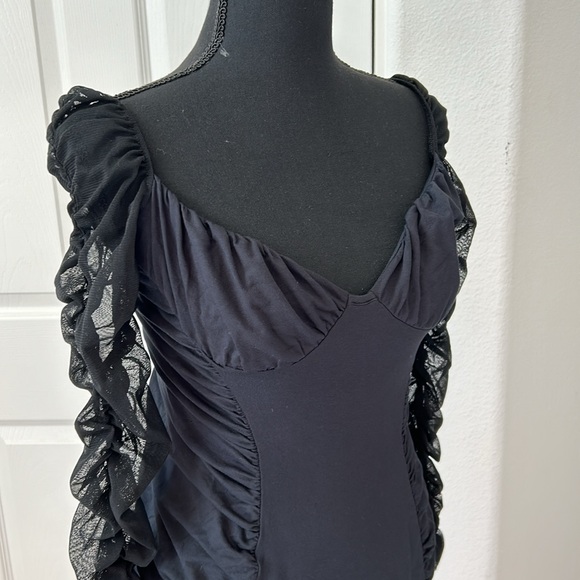 🆕Off the Shoulder ruched semi sheer sleeves with ruched sides midi dress. - Picture 6 of 8